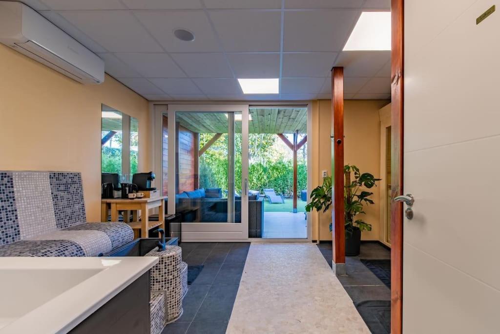 Wellness Studio Tiel Met Sauna En Jacuzzi Zewnętrze zdjęcie
