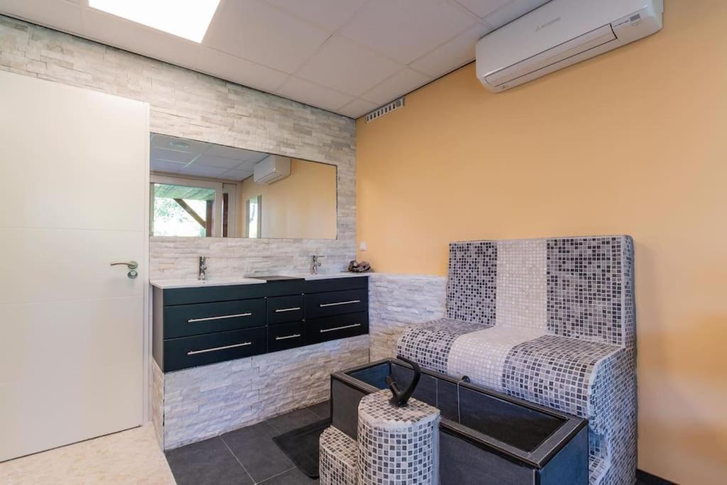 Wellness Studio Tiel Met Sauna En Jacuzzi Zewnętrze zdjęcie
