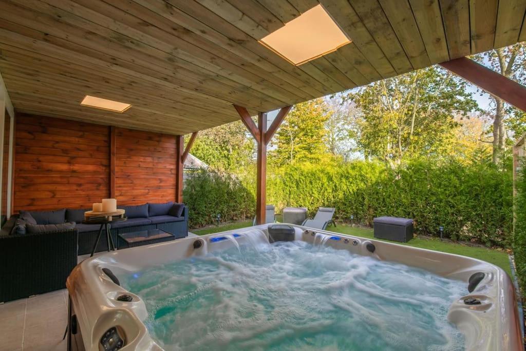 Wellness Studio Tiel Met Sauna En Jacuzzi Zewnętrze zdjęcie